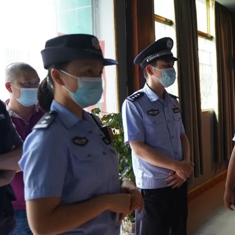 (网吧开机子怎么操作?)详细指导:网吧电脑如何快速开机与设置,确保顺利上网体验