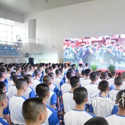 一飞冲天:全民战鹰飞机小游戏引领空战新潮流,体验不一样的激情刺激